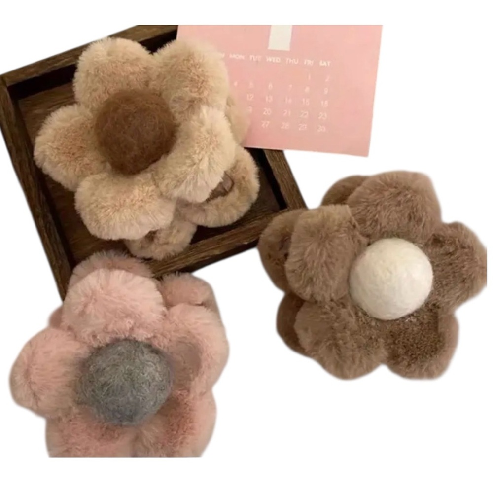 ELEGANT FAUX FUR 3 PC. FLOWER DESIGN HAIR CLAW CLIPS